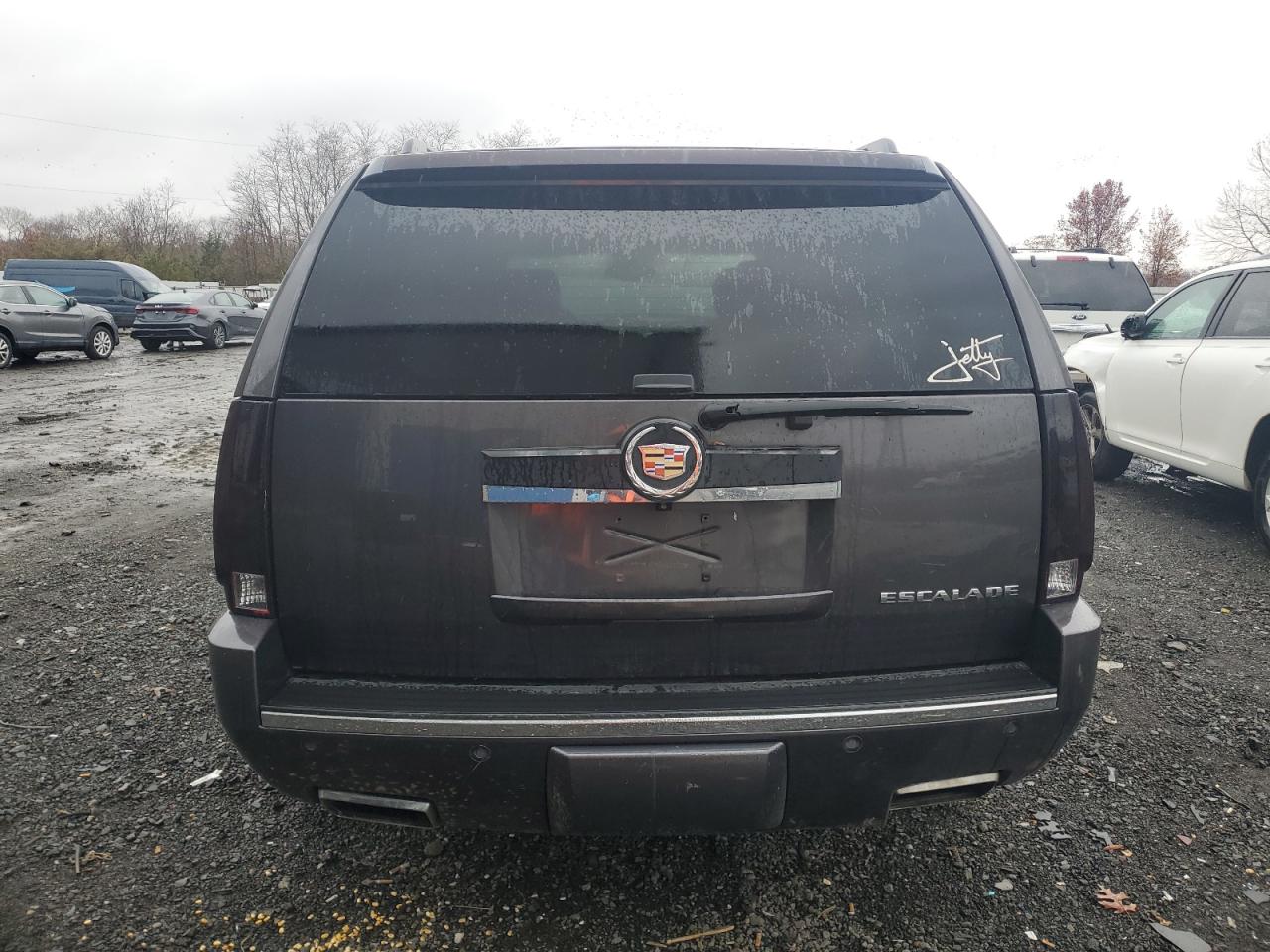 2010 Cadillac Escalade - Image 6