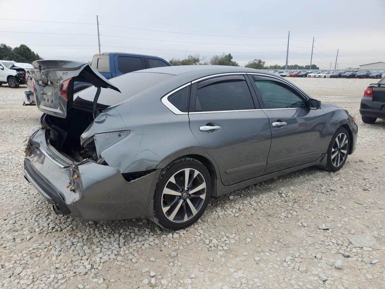2017 Nissan Altima - Image 3