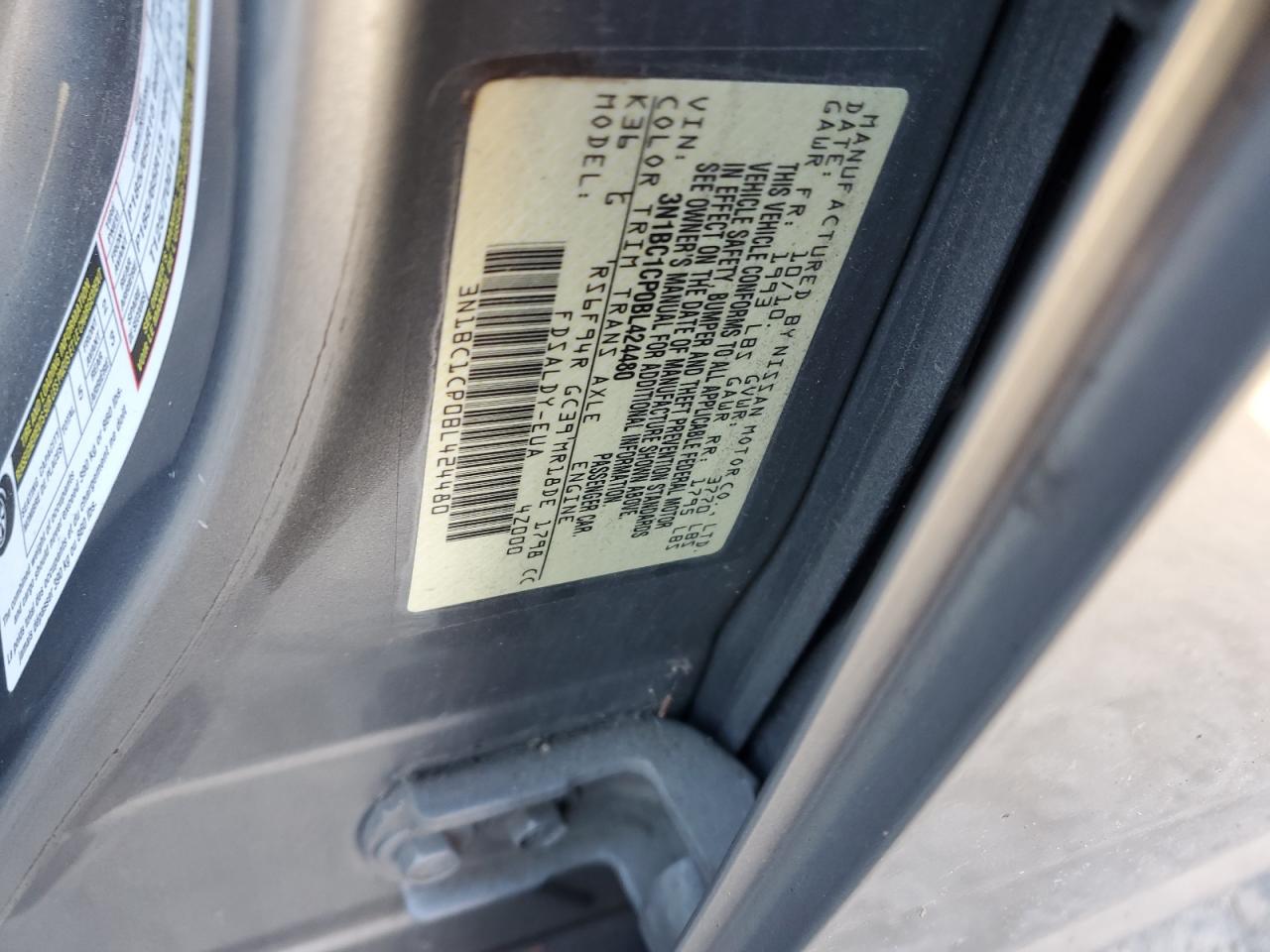 2011 Nissan Versa - Image 13