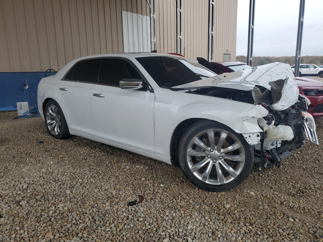 VIN 2C3CCAET8FH829999 2015 CHRYSLER 300 no.4