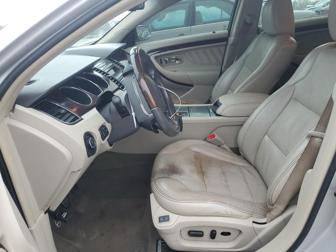 2011 Ford Taurus - Image 7