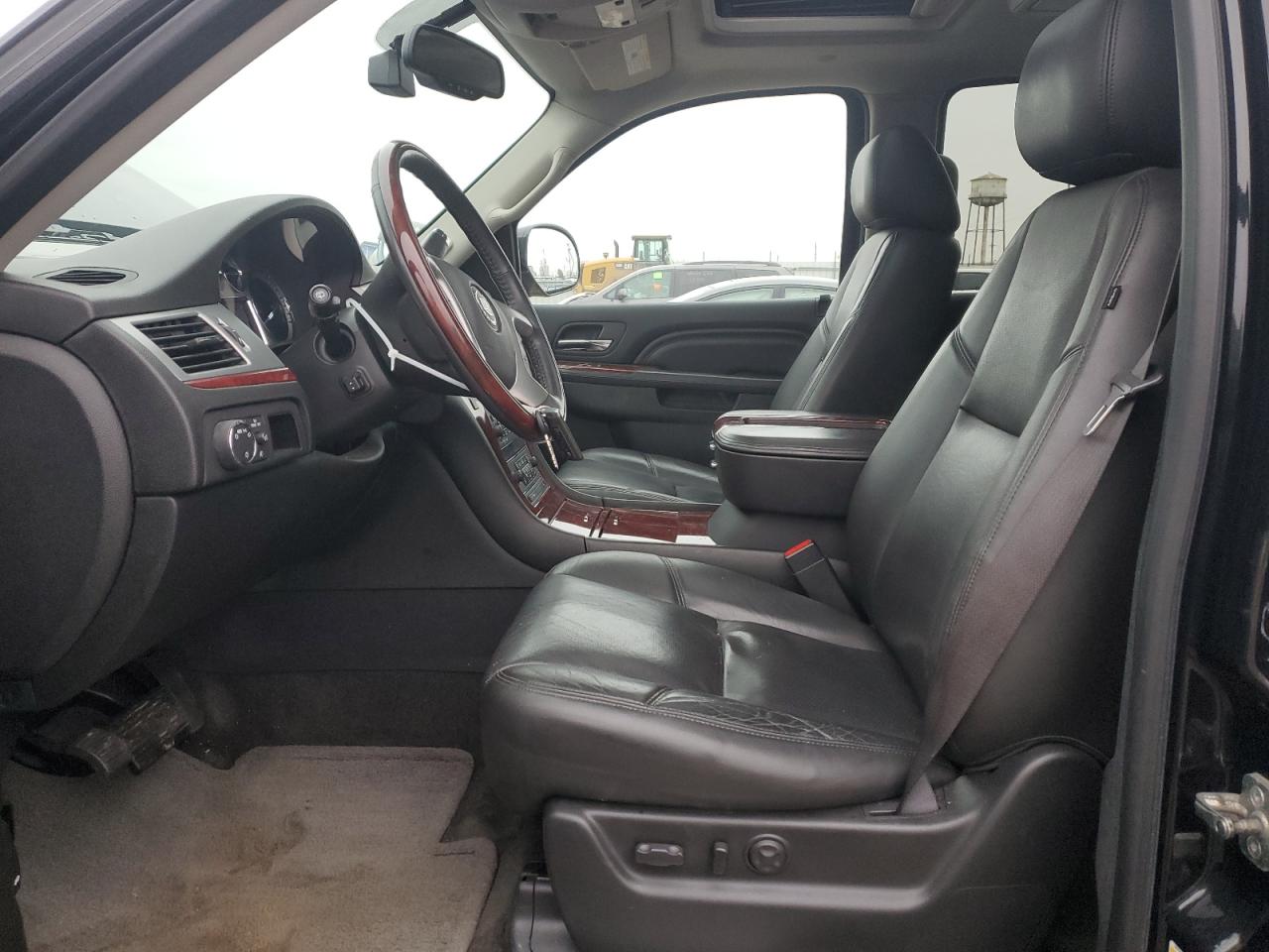 2012 Cadillac Escalade - Image 7