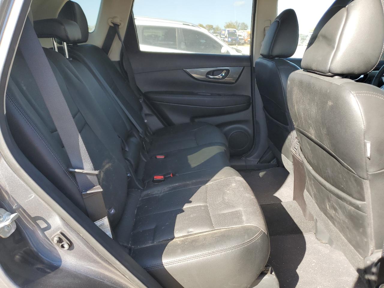 2016 Nissan Rogue - Image 11