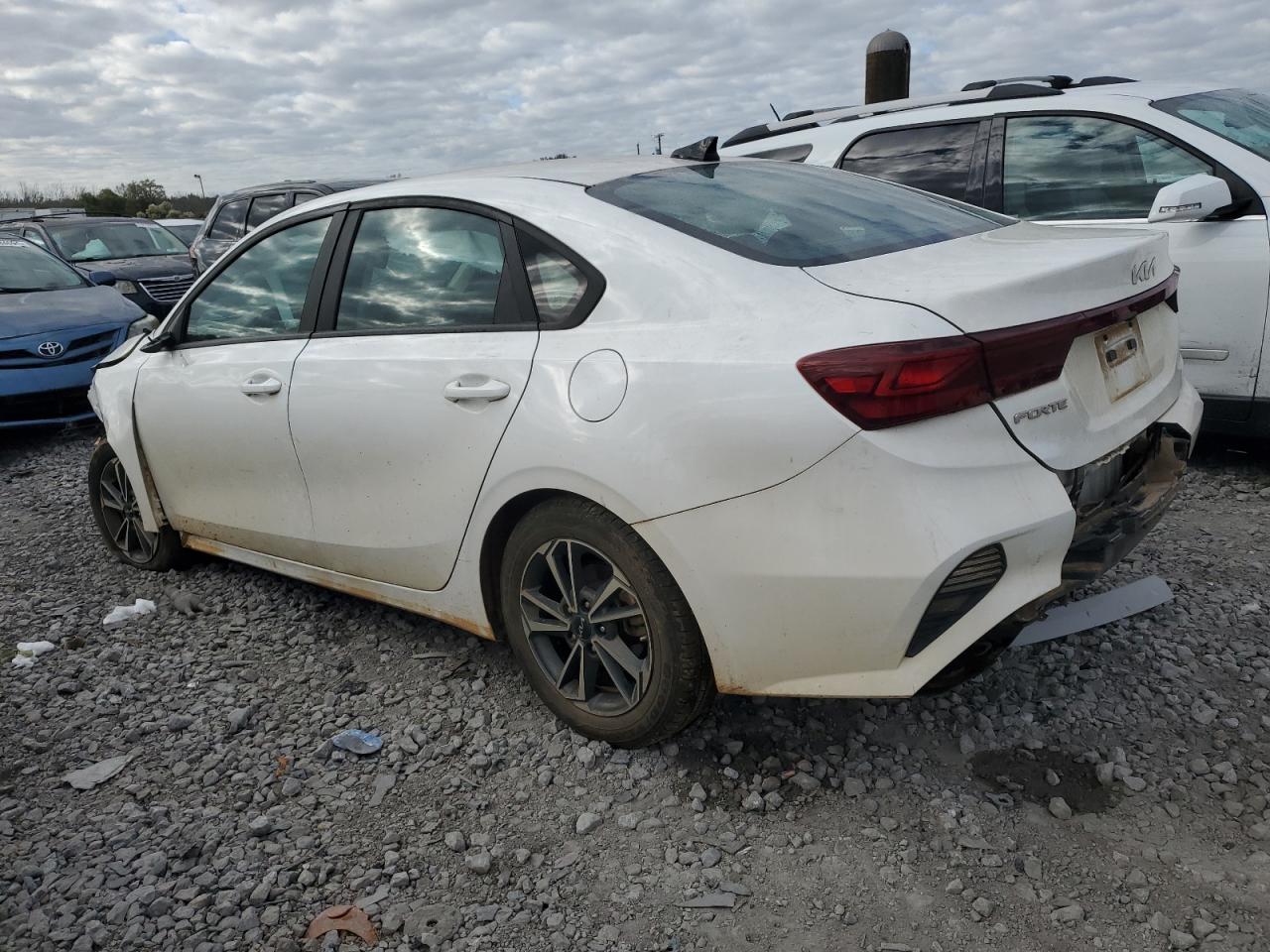 VIN 3KPF24AD2PE544451 2023 KIA FORTE no.2