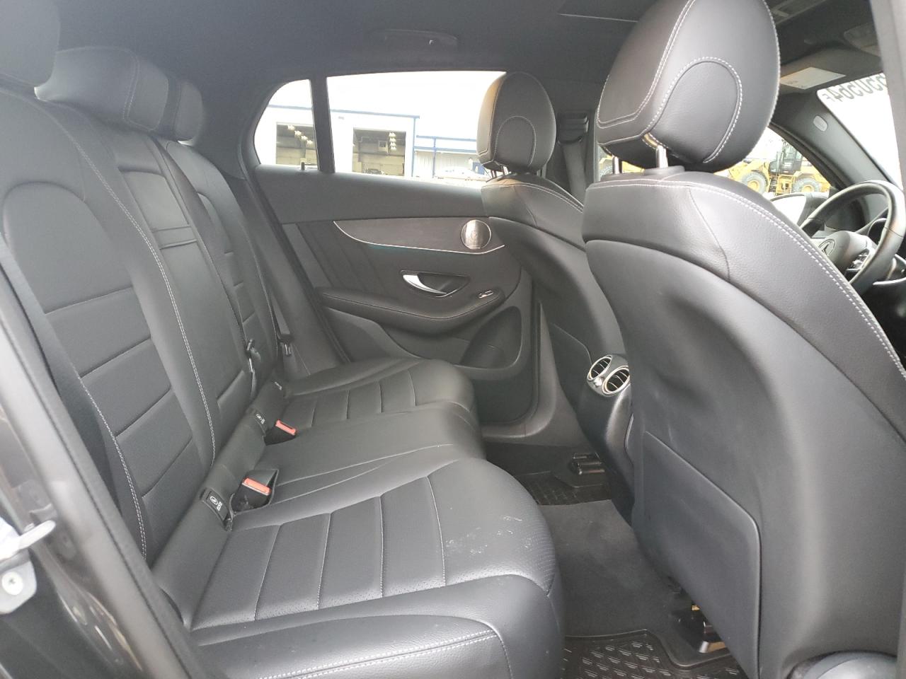 2021 Mercedes-Benz GLC - Image 11