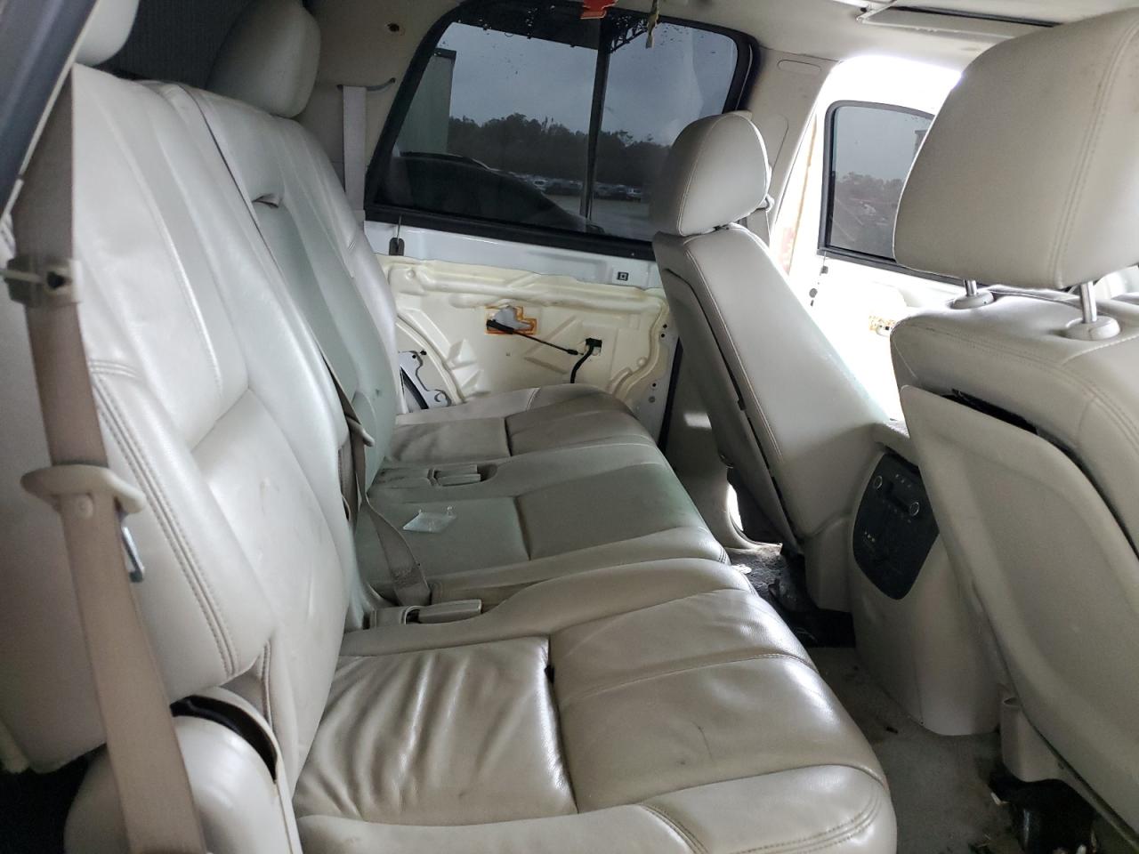 2012 Chevrolet Tahoe - Image 11