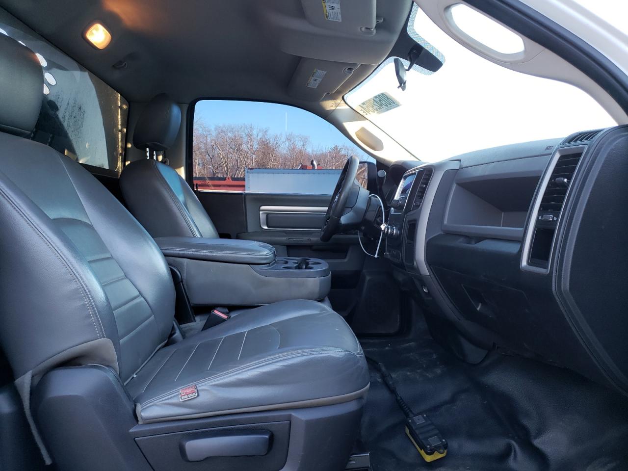 2015 RAM 5500 - Image 10