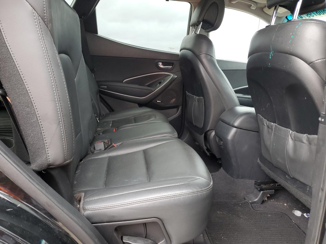 2017 Hyundai Santa Fe - Image 11
