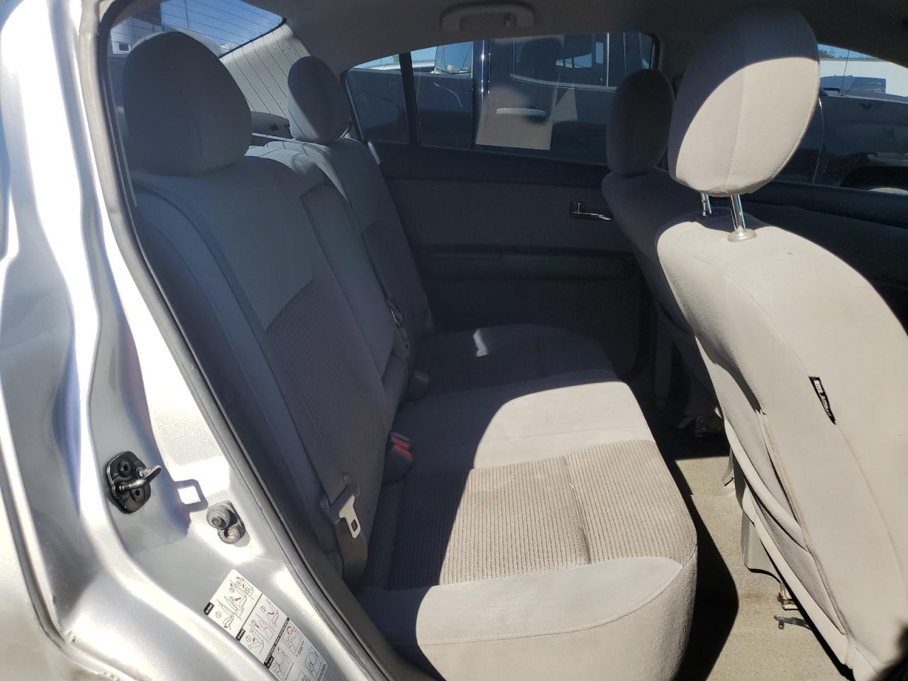 2010 Nissan Sentra - Image 10