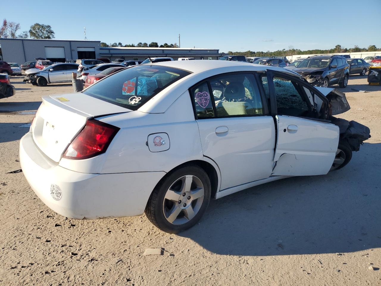 2007 Saturn ION - Image 3