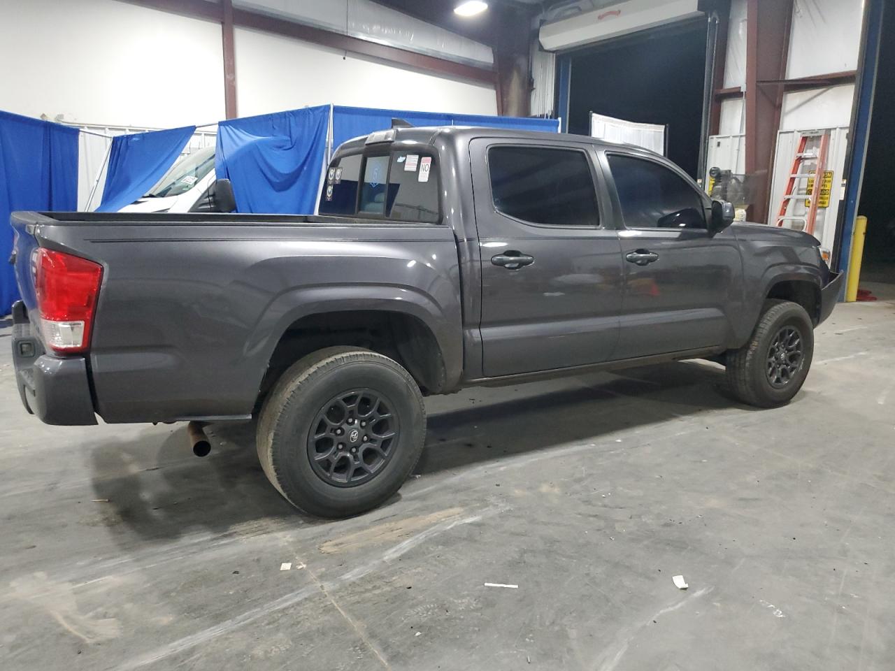 2016 Toyota Tacoma - Image 3