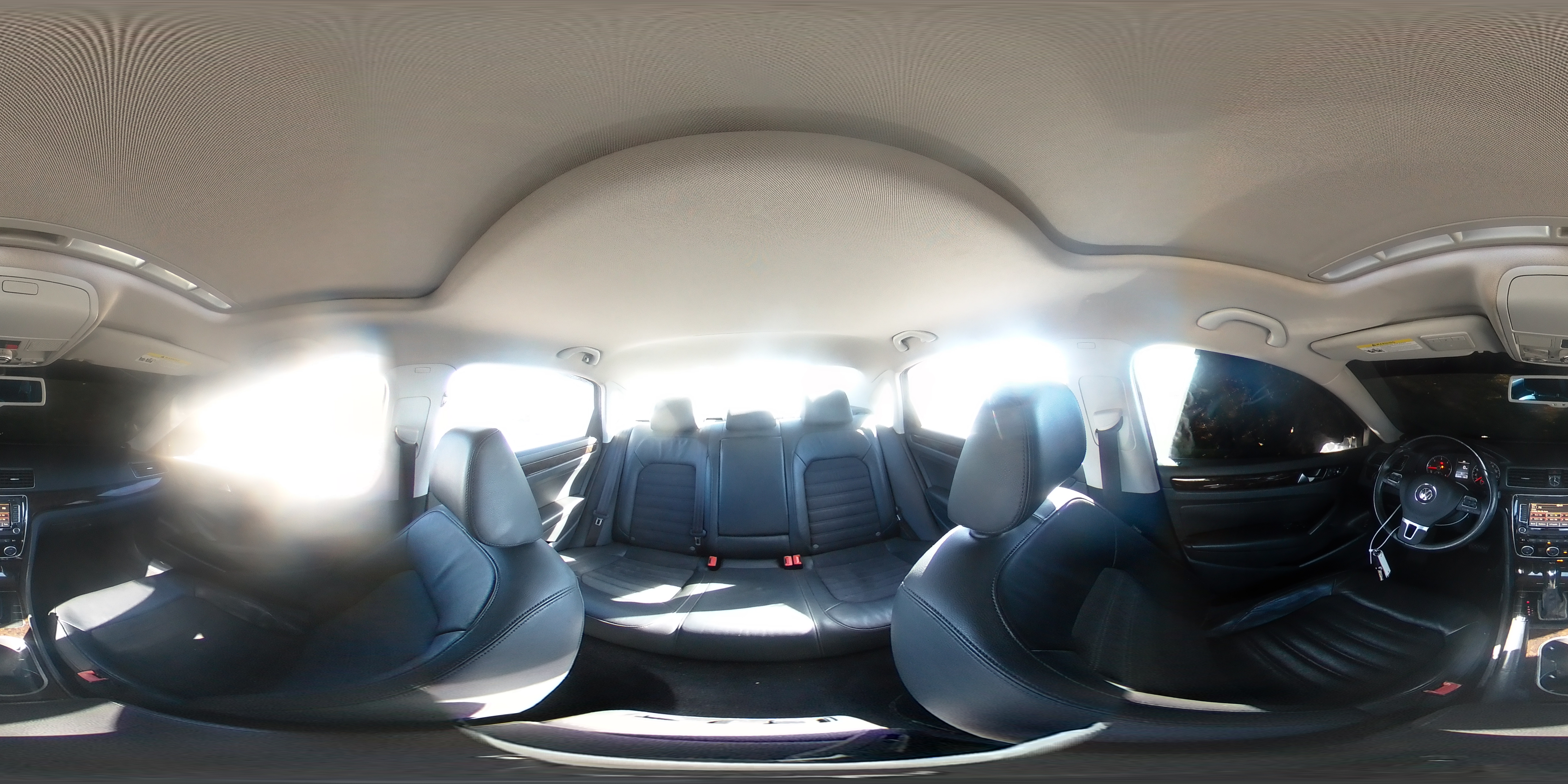 2014 Volkswagen Passat - Image 13