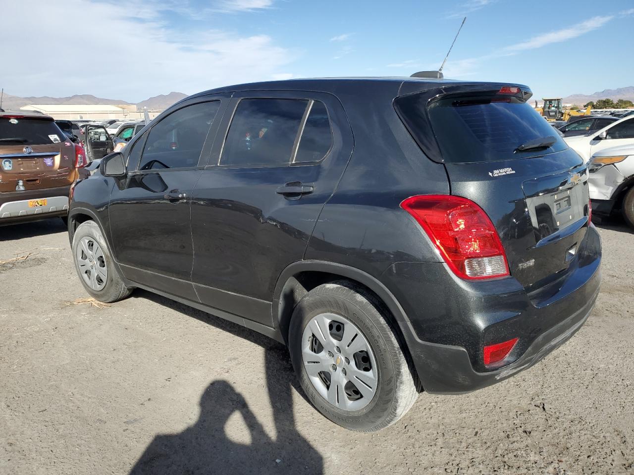 VIN 3GNCJKSB9KL160945 2019 CHEVROLET TRAX no.2