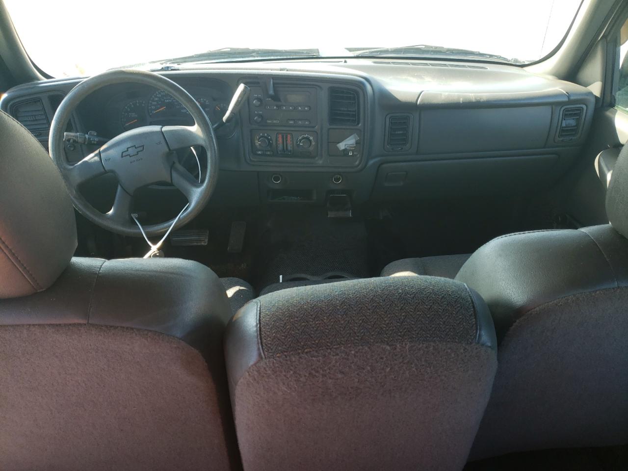 2004 Chevrolet Silverado - Image 8
