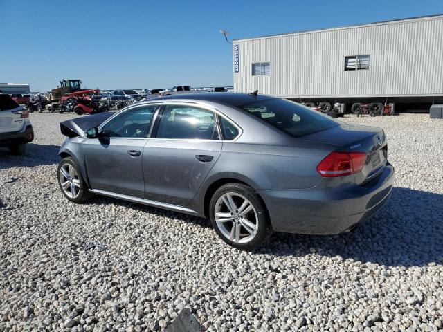 Sedans VOLKSWAGEN PASSAT 2014 Szary