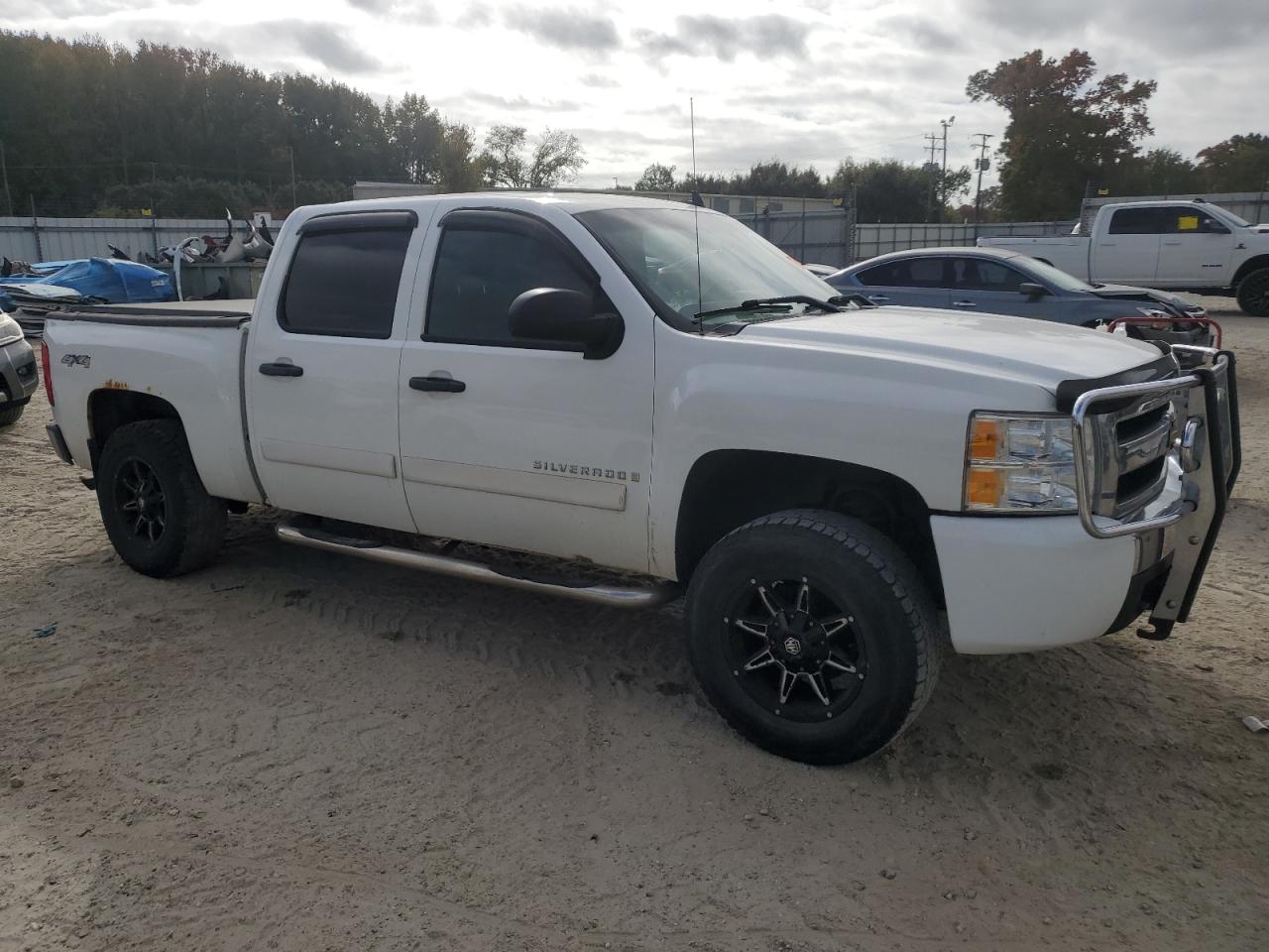 2008 Chevrolet Silverado - Image 4