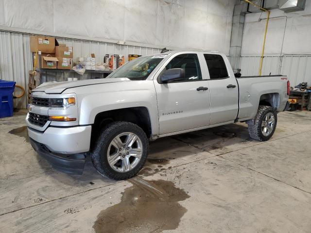 2018 Chevrolet Silverado K1500 Custom на продаже в Milwaukee, WI - Front End