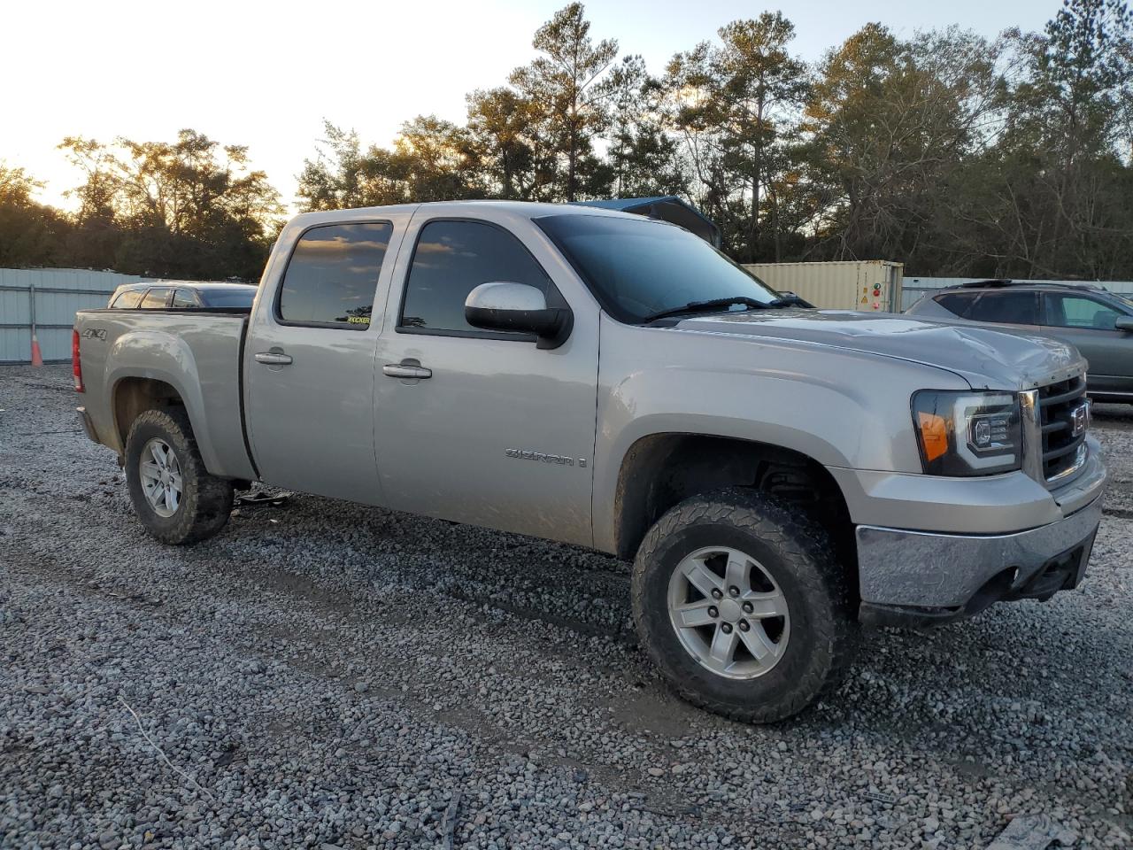 2007 GMC Sierra - Image 4