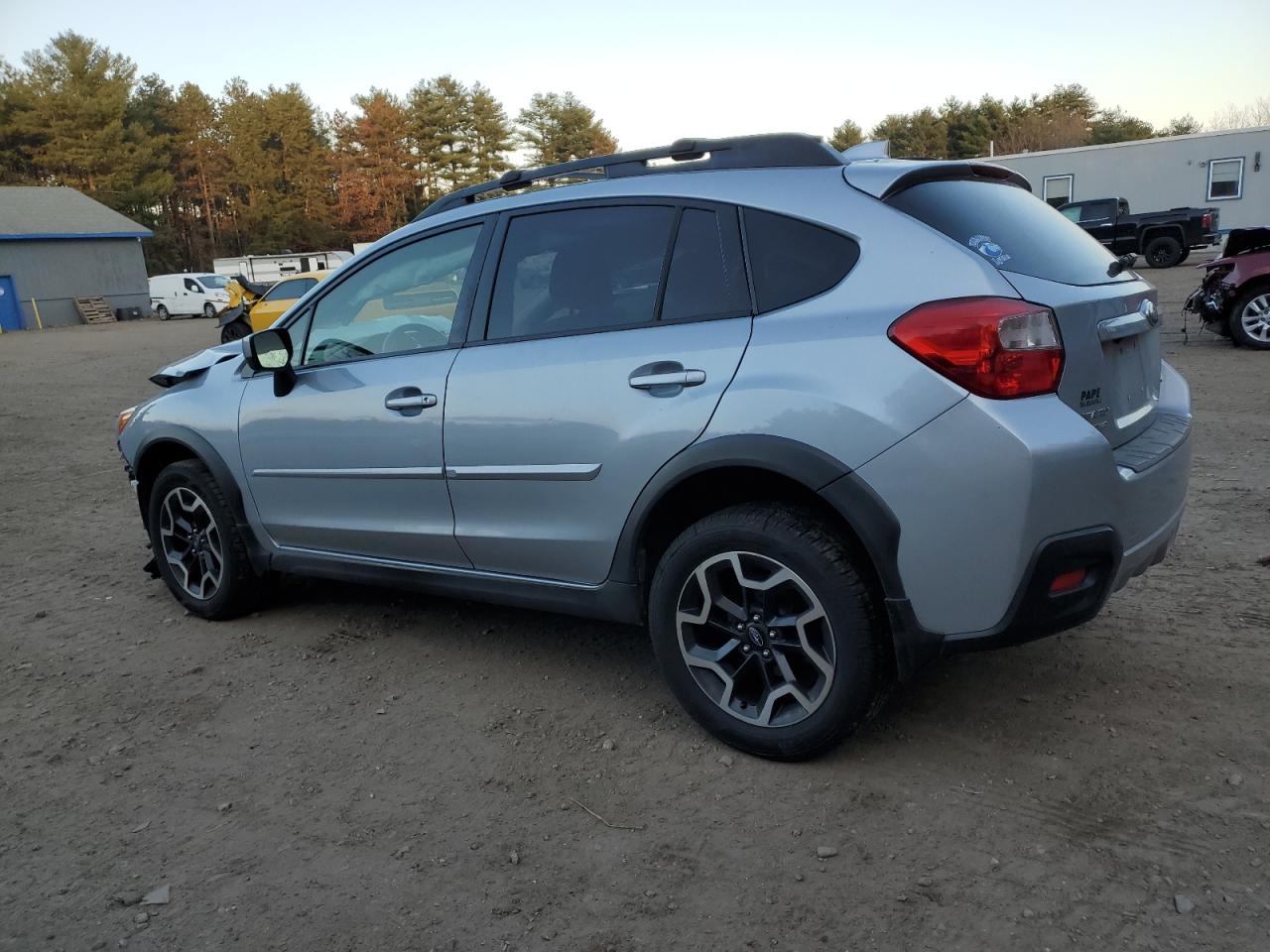 2016 Subaru XV - Image 2