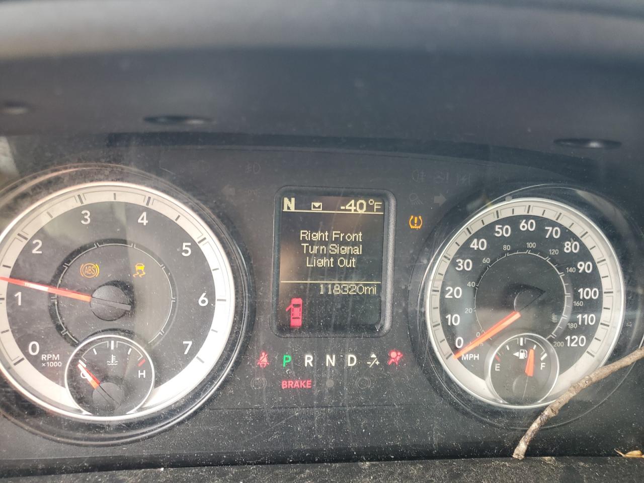 2016 RAM 1500 - Image 9