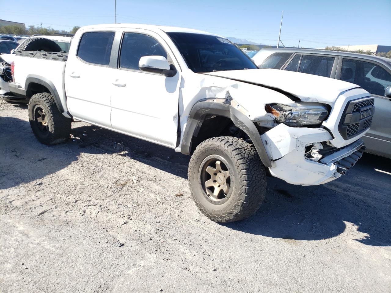 VIN 3TMCZ5AN7JM121830 2018 TOYOTA TACOMA no.4