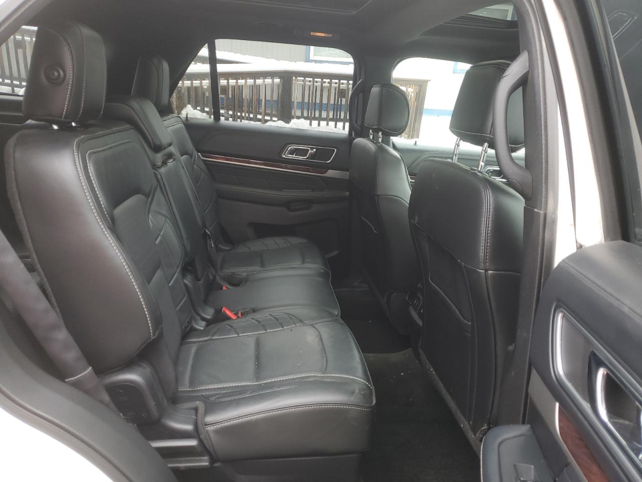 2017 Ford Explorer - Image 11