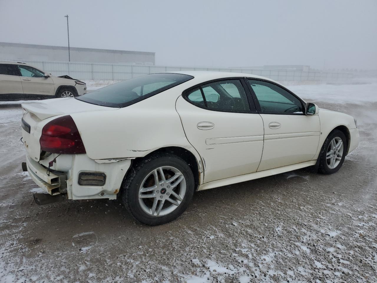2006 Pontiac Grand Prix - Image 3