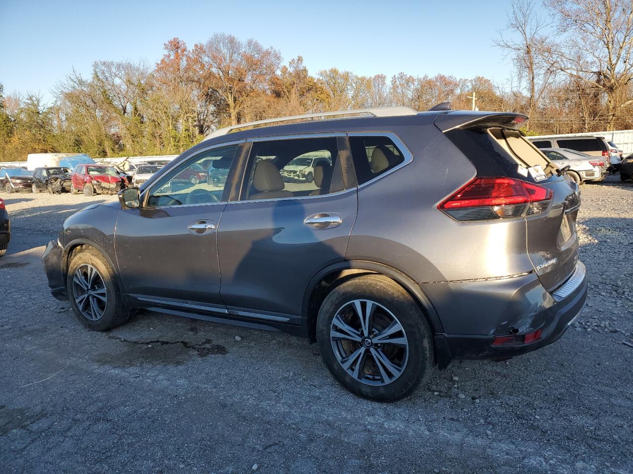2017 Nissan Rogue - Image 2