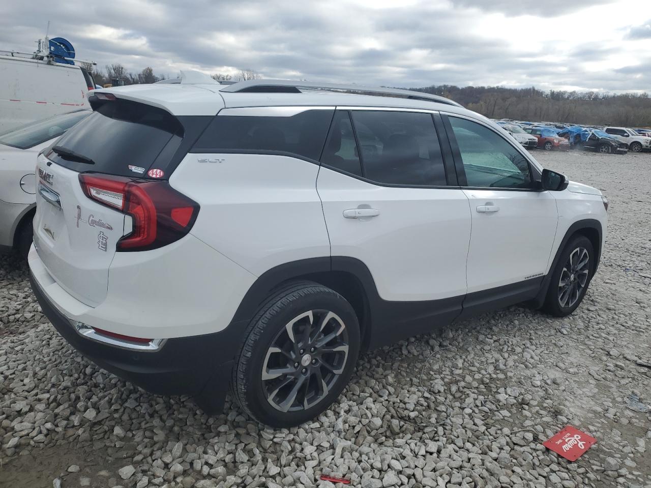 2022 GMC Terrain - Image 3