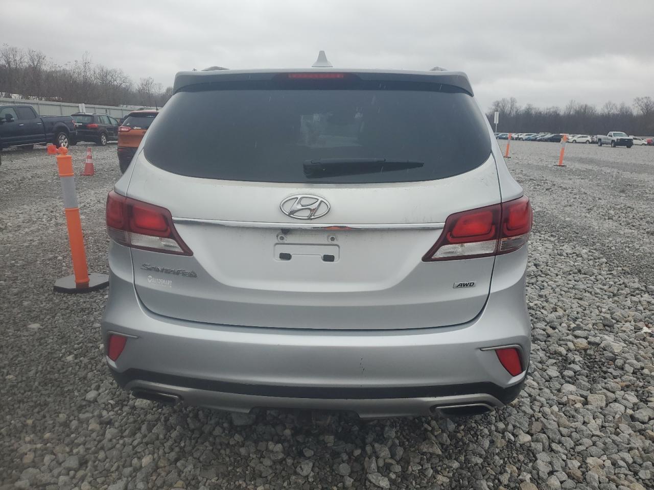 2017 Hyundai Santa Fe Se VIN: KM8SMDHF1HU188332 Lot: 79949854