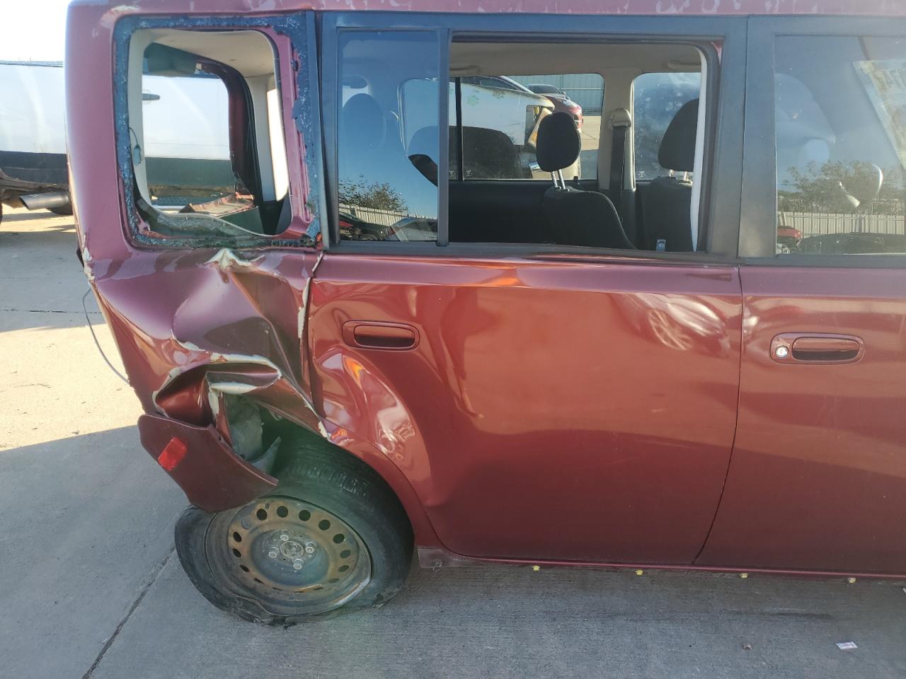 2006 Scion xB - Image 10