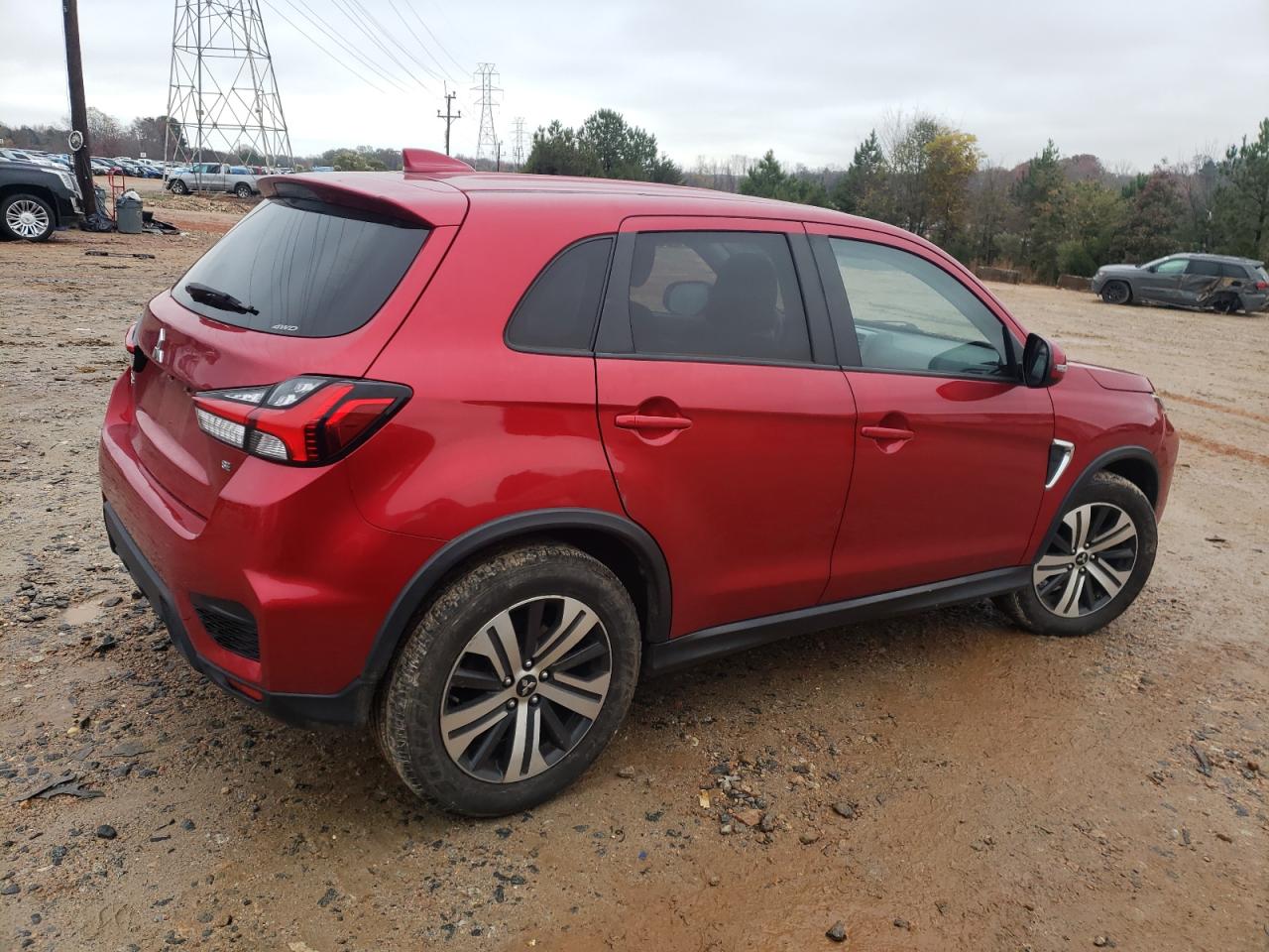 2021 Mitsubishi Outlander - Image 3