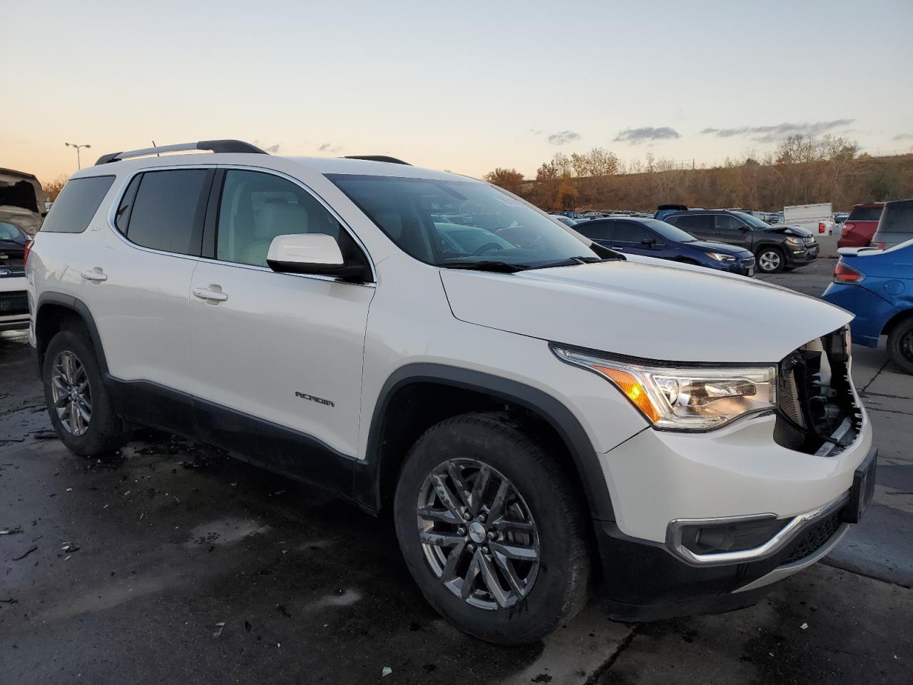 2019 GMC Acadia - Image 4