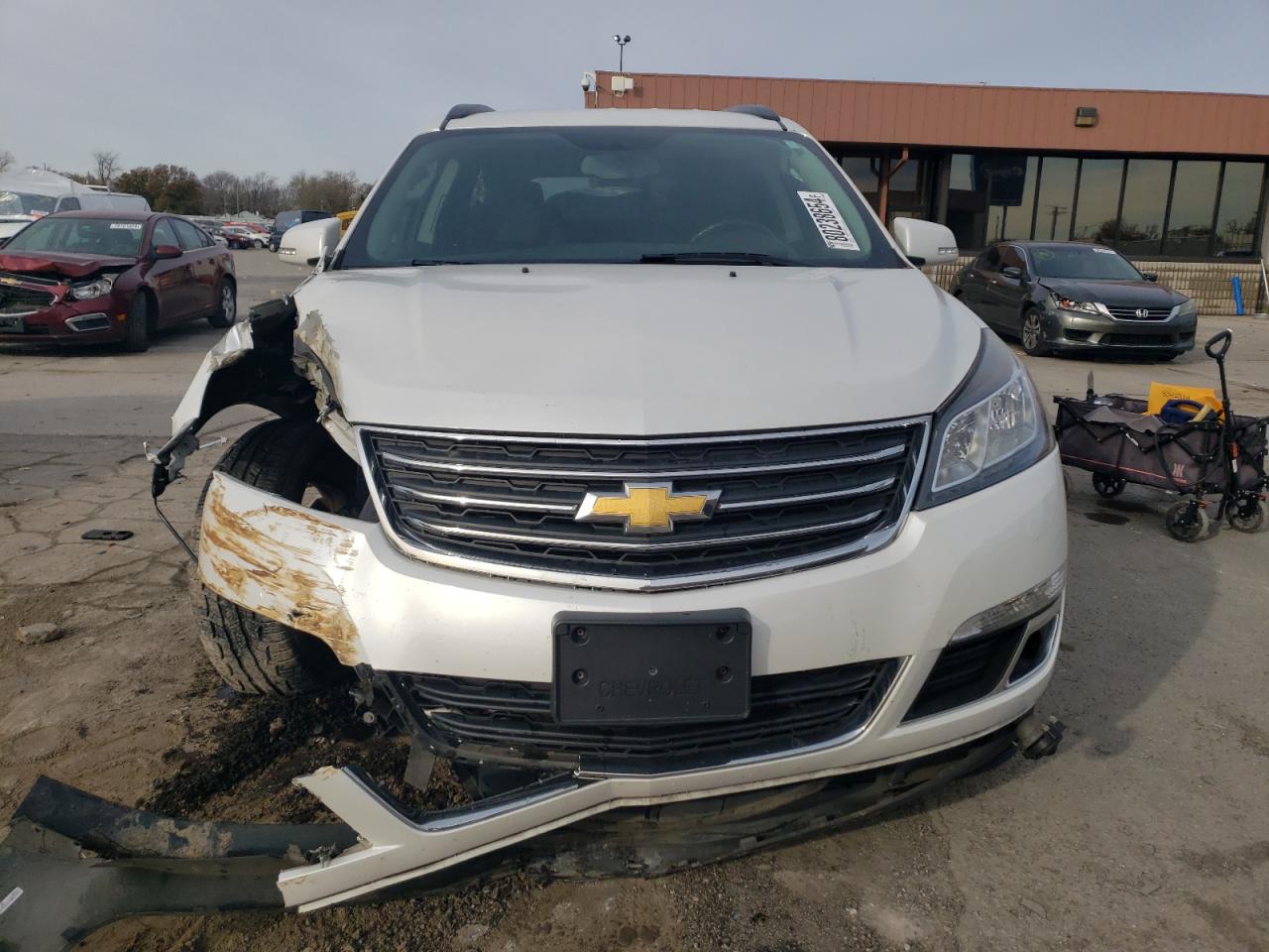 VIN 1GNKVGKD3HJ173785 2017 CHEVROLET TRAVERSE no.5