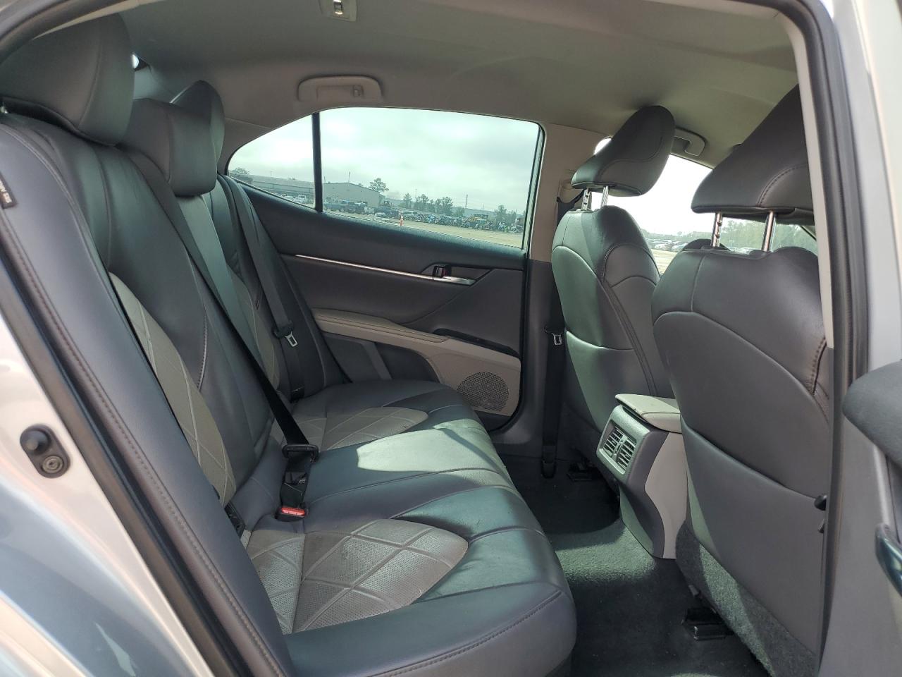 2019 Toyota Camry - Image 10