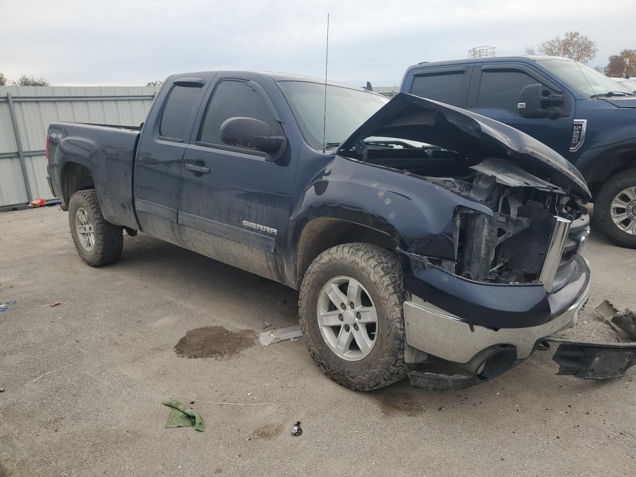 2010 GMC Sierra - Image 4