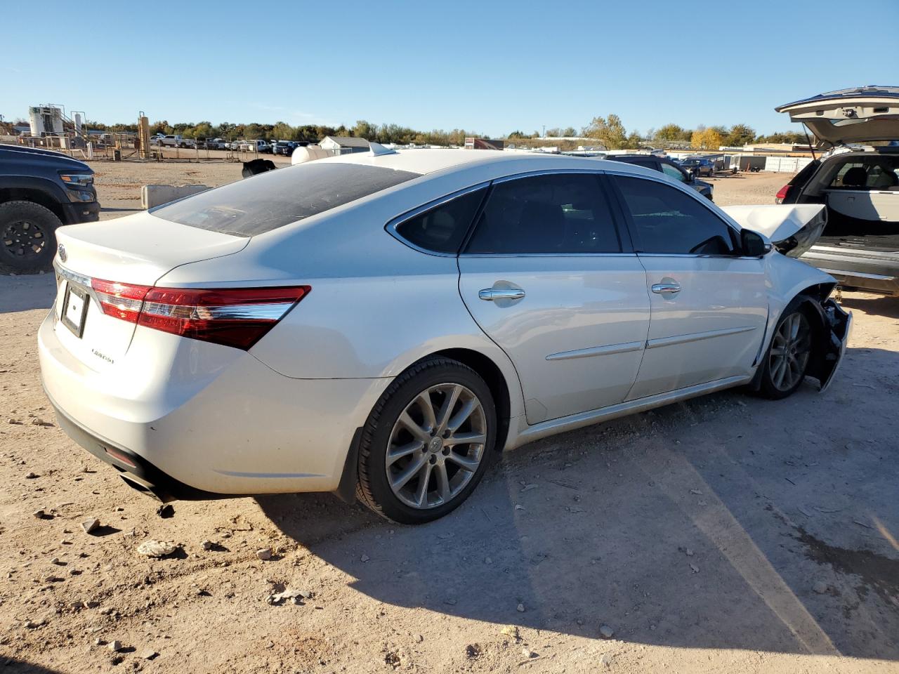 2014 Toyota Avalon - Image 3