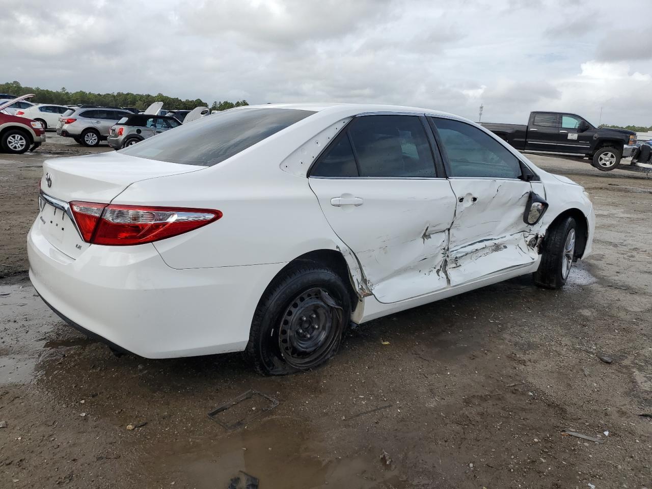 VIN 4T1BF1FK8GU507037 2016 TOYOTA CAMRY no.3