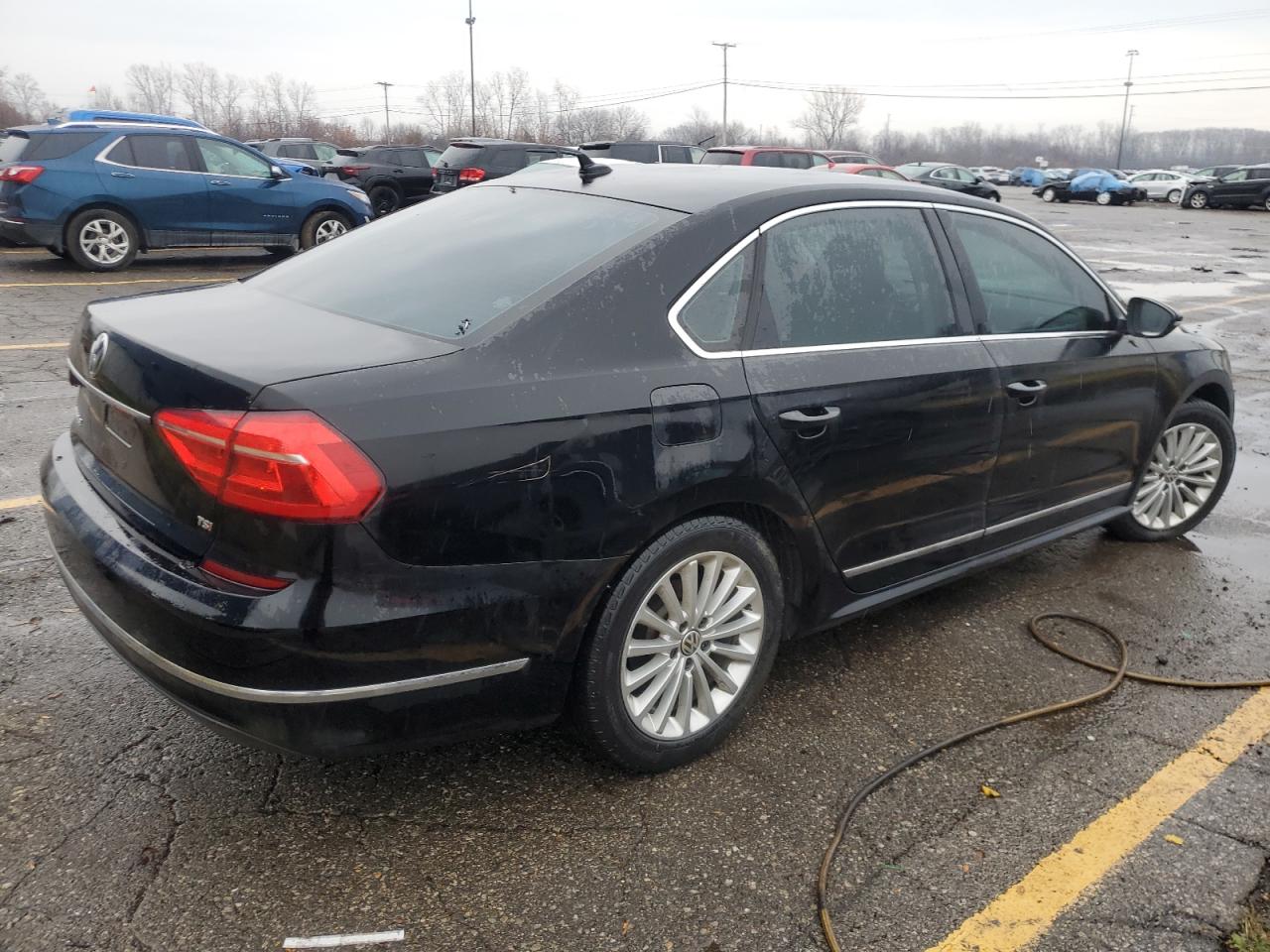 2016 Volkswagen Passat - Image 3