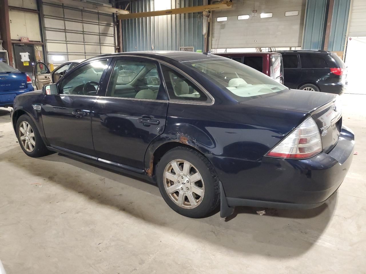 2009 Ford Taurus - Image 2
