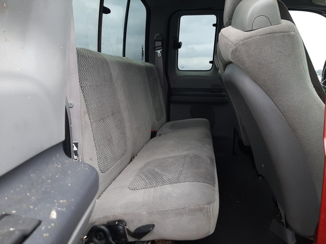 2001 Ford F250 - Image 10