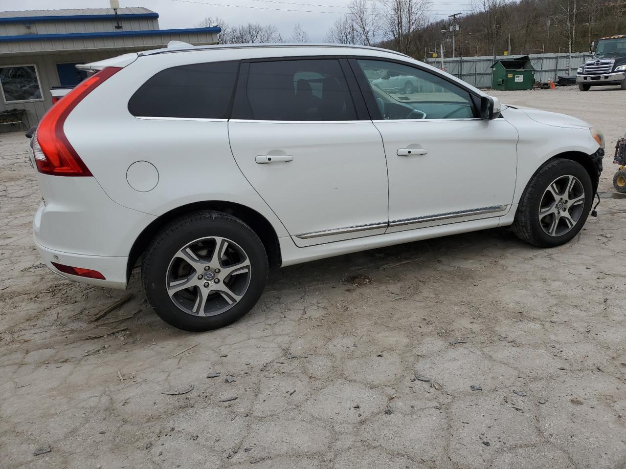 VIN YV4902RK6F2669049 2015 VOLVO XC60 no.3