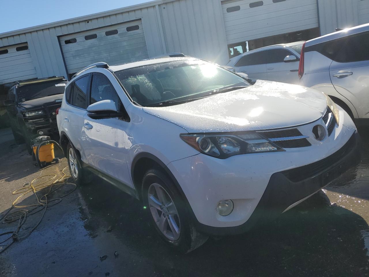 VIN 2T3WFREV0DW060461 2013 TOYOTA RAV4 no.4