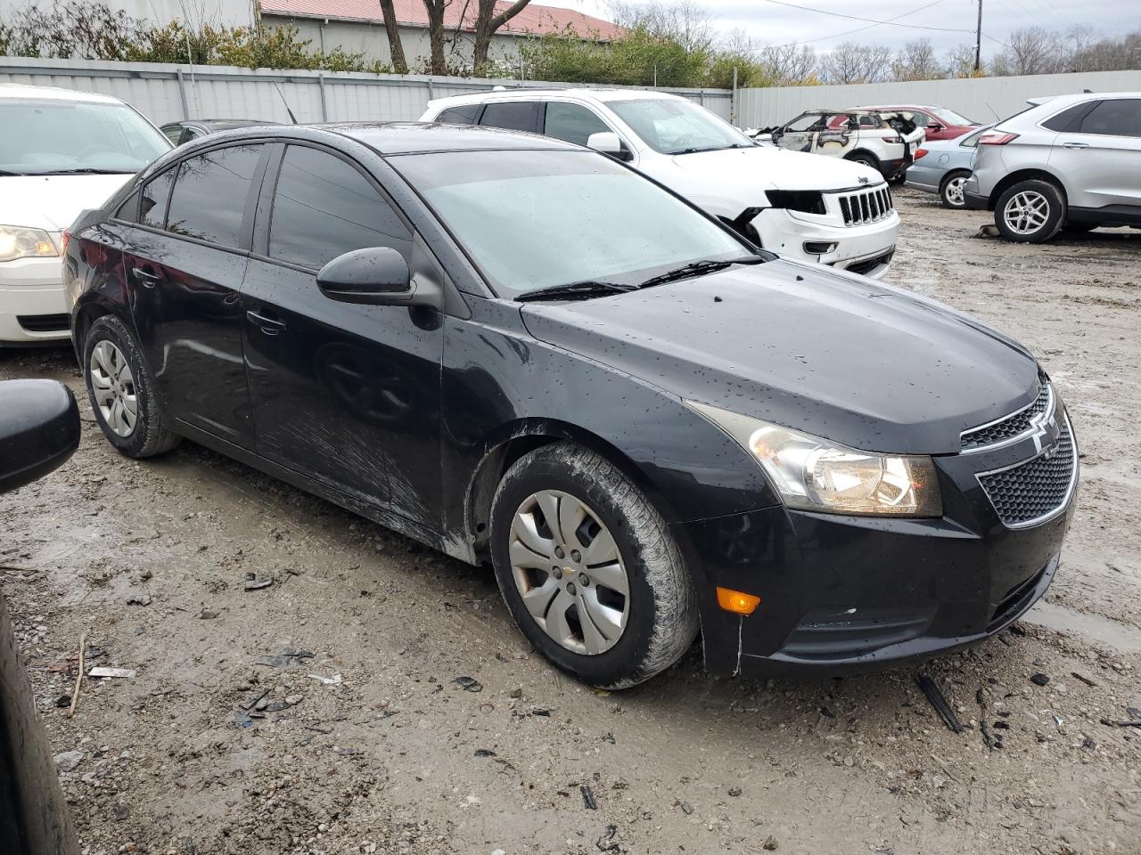 VIN 1G1PA5SG2D7144724 2013 CHEVROLET CRUZE no.4