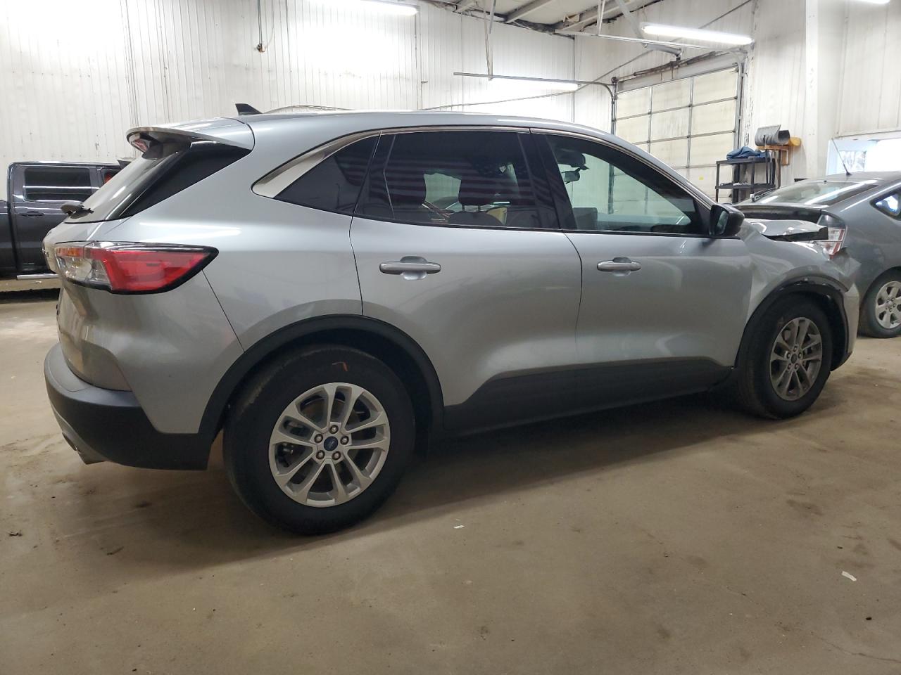 2022 Ford Escape - Image 3