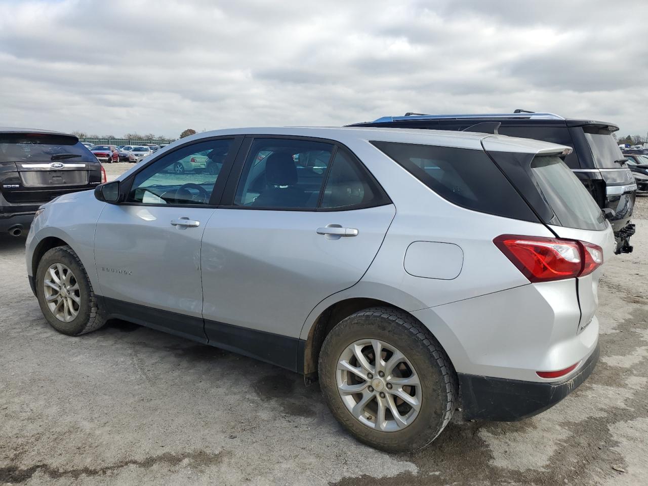 2020 Chevrolet Equinox - Image 2