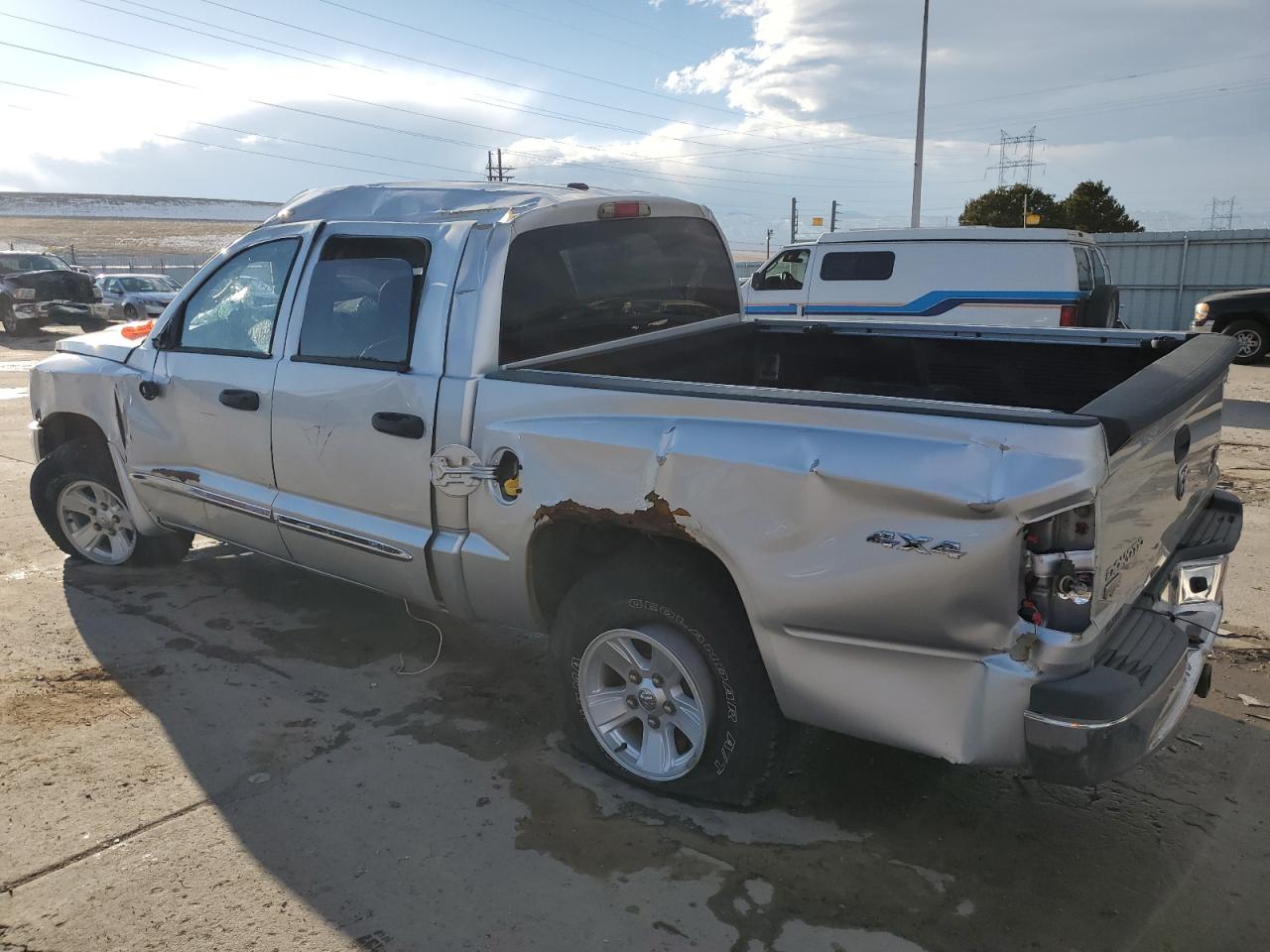 2008 Dodge Dakota - Image 2