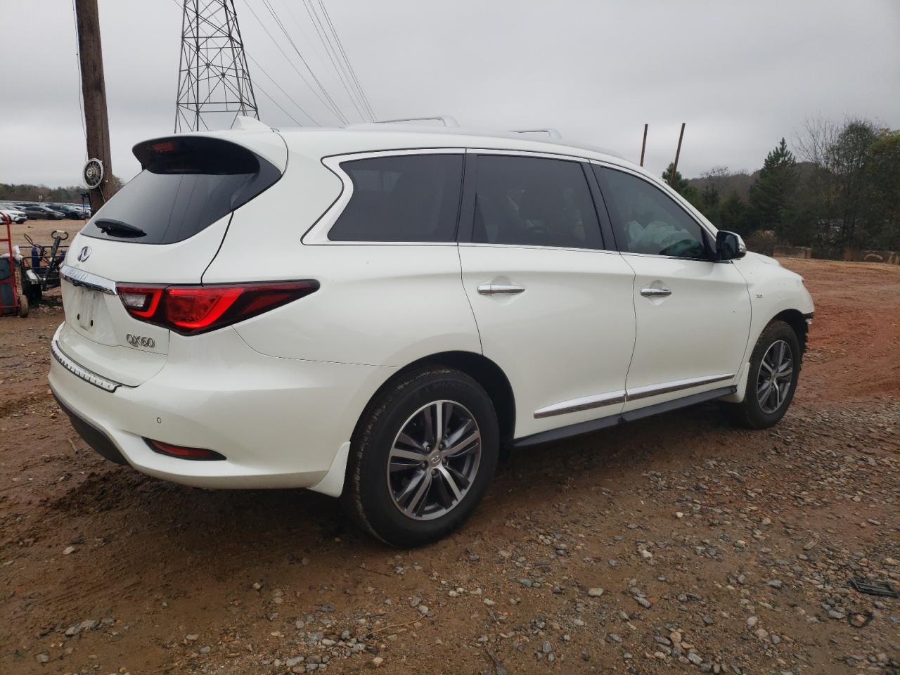 2020 Infiniti QX60 - Image 3