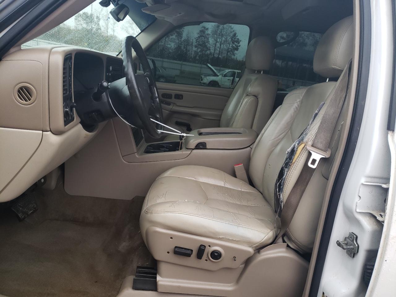 2004 Chevrolet Tahoe - Image 7