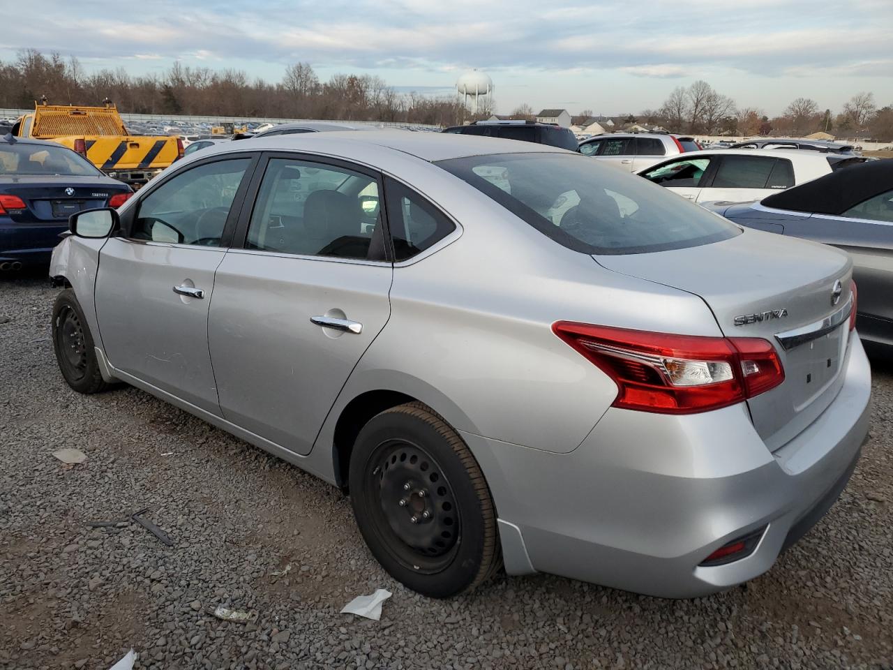 2016 Nissan Sentra - Image 2